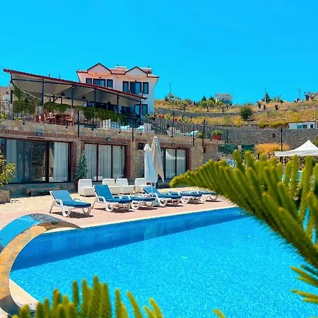 Lime Garden Hotel *